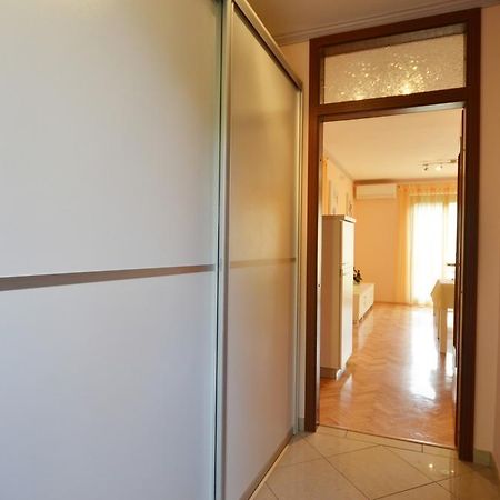 Apartments Benussi 1045 โรวีน ภายนอก รูปภาพ