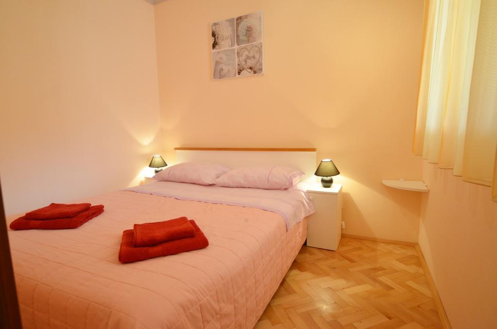 Apartments Benussi 1045 โรวีน ภายนอก รูปภาพ