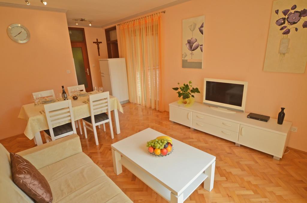 Apartments Benussi 1045 โรวีน ภายนอก รูปภาพ