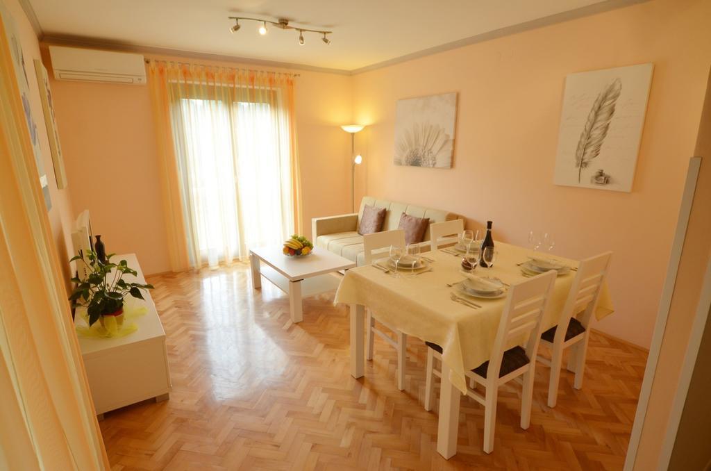 Apartments Benussi 1045 โรวีน ภายนอก รูปภาพ